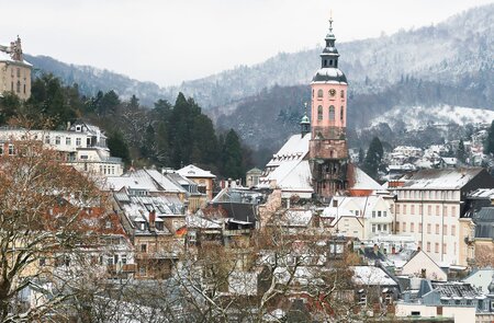 Blick auf die Stadt Baden-Baden im Winter mit Schnee | © Gettyimages.com/Mariha-kitchen
