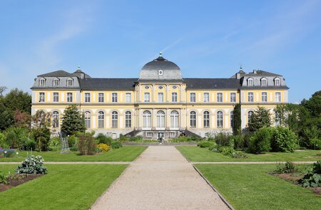Blick auf den Poppelsdorf Palast in Bonn | © Gettyimages.com/eugen_z