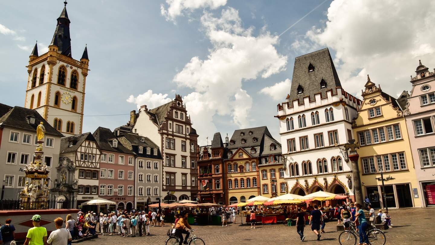 Trier-Stadt an der Mosel, Marktplatz mit alten Häusern | © Gettyimages.com/HPS-Digitalstudio
