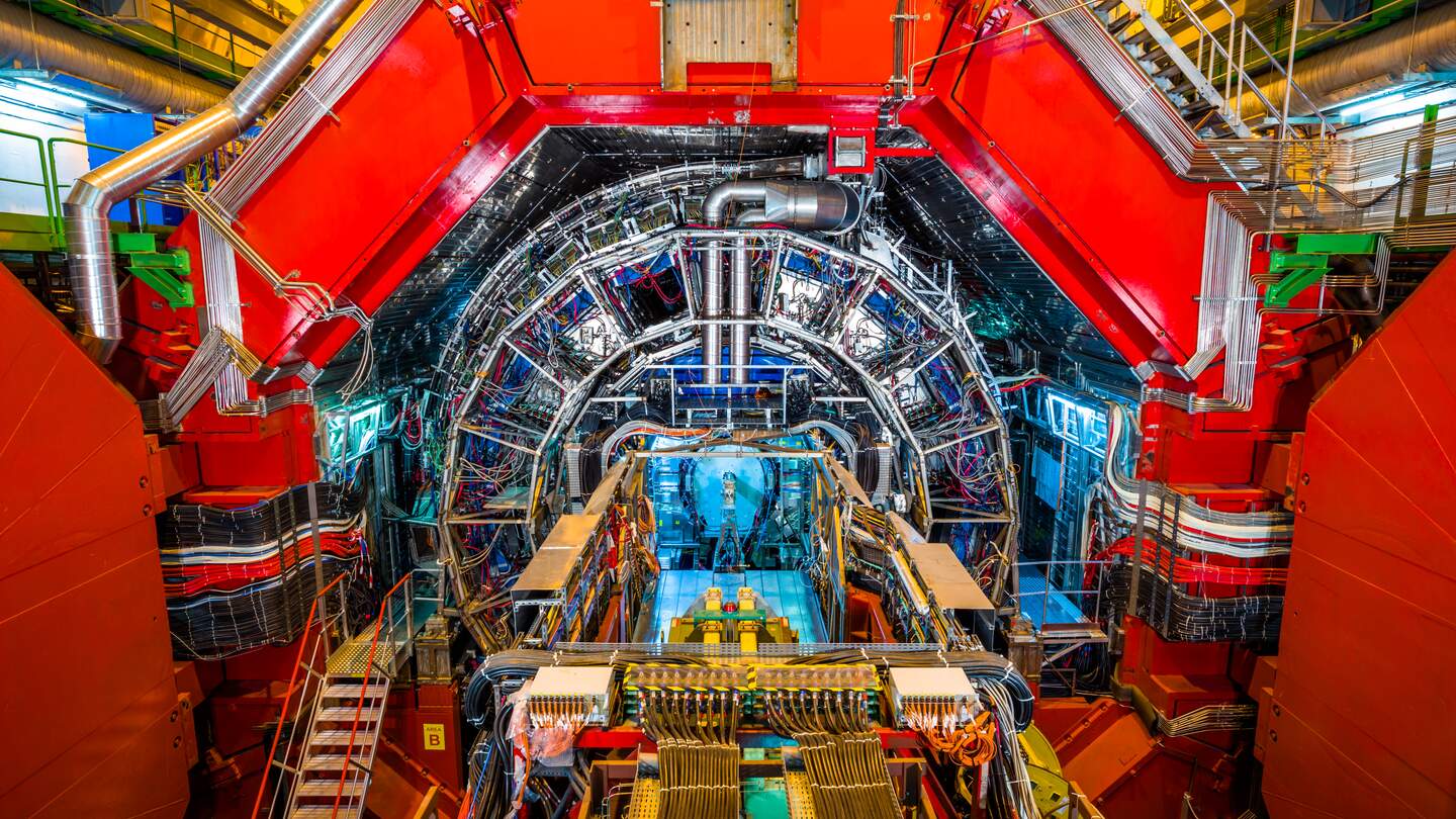 Ein toroidaler LHC-Apparat zur Kernforschung | © Gettyimages.com/xenotar