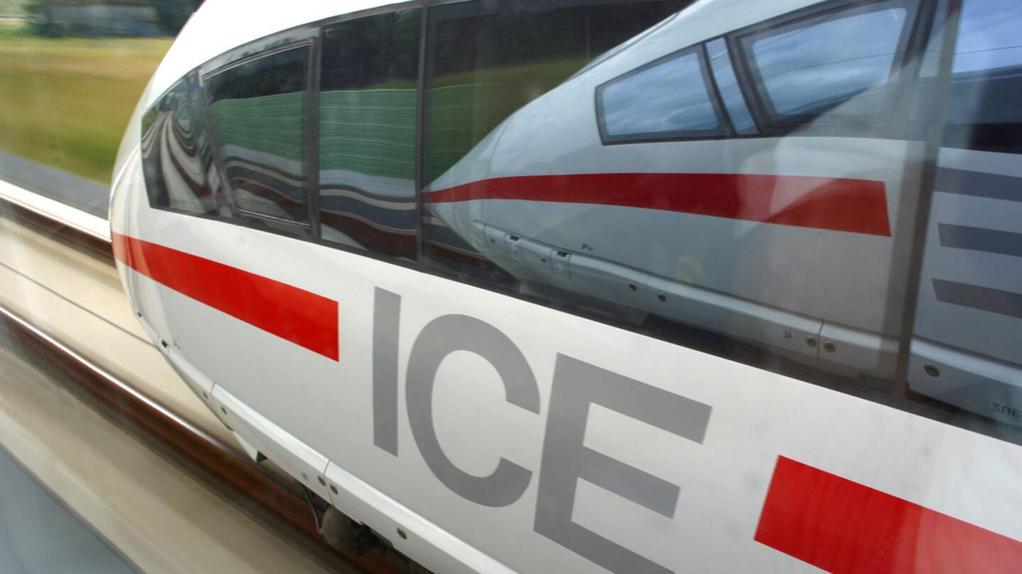 Nahaufnahme ICE von au&szlig;en | © Deutsche Bahn AG